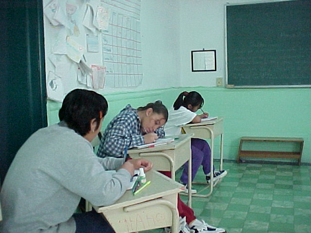 amvc011f.jpg (59859 bytes)